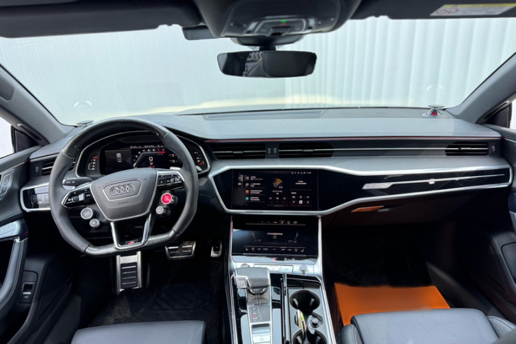 奥迪A7 2023款 55 TFSI quattro 尊享型中控内饰7001