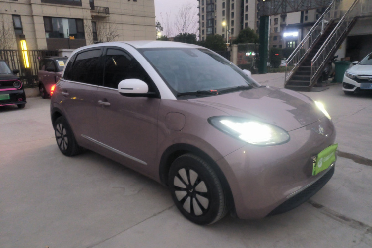 五菱汽车 五菱缤果 2023款 333km 灵犀互联+款车身外观3