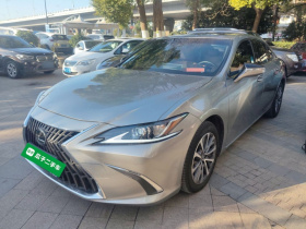 雷克萨斯ES 2022款 200 卓越版