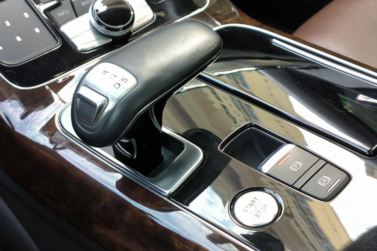 奥迪A8 2013款 A8L 45 TFSI quattro舒适型局部细节18