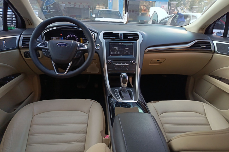 福特 蒙迪欧 2013款 2.0L GTDi200豪华型中控内饰12