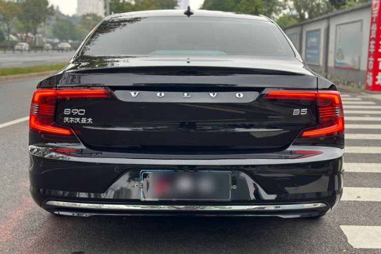 沃尔沃S90 2023款 B5 智逸豪华版车身外观6002
