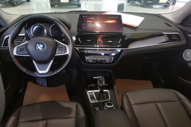 宝马1系 2021款 改款 120i M运动版中控内饰7002
