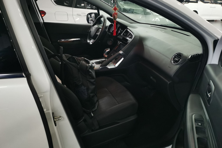 标致3008 2016款 2.0L 自动经典版局部细节41