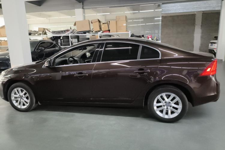 沃尔沃S60 2018款 S60L T3 智进版车身外观6003