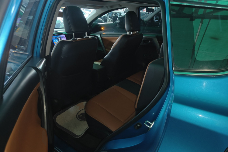 丰田 RAV4荣放 2016款 2.5L 自动四驱精英版中控内饰21