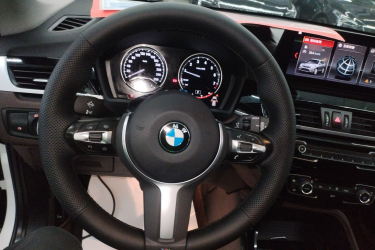 宝马X1 2020款 sDrive20Li 尊享型中控内饰13