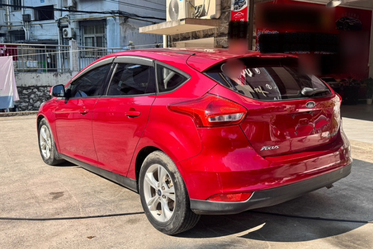 福特 福克斯 2017款 两厢 1.6L 自动舒适型智行版车身外观6005