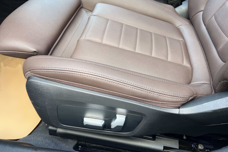 宝马3系 2020款 325i M运动套装局部细节19