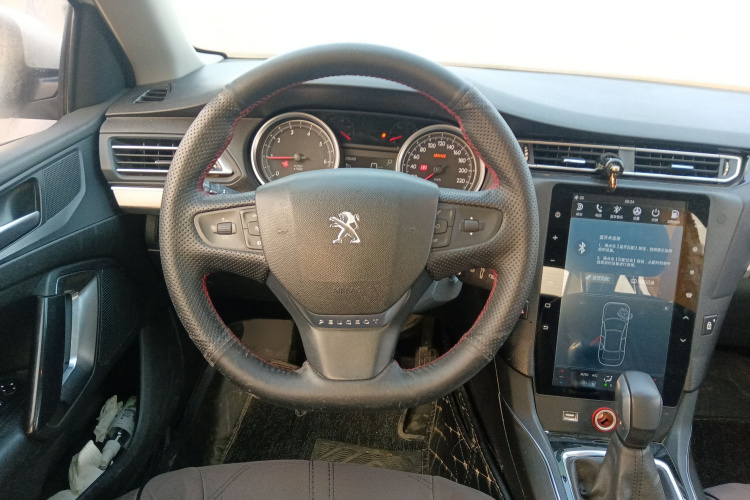 标致408 2018款 350THP 自动豪华版中控内饰13