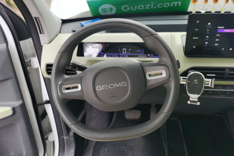 吉利银河 2023款 熊猫mini 新春版宝藏熊中控内饰13