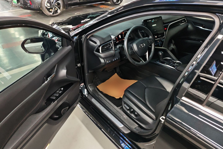 丰田 凯美瑞 2023款 2.5G 豪华版中控内饰7003