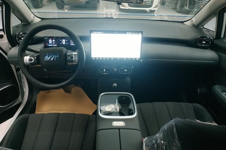 埃安 AION UT 2025款 330星辉版中控内饰7002