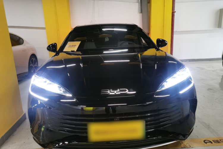 比亚迪 海豹 2023款 DM-i 1.5L 121km 尊贵型车身外观2