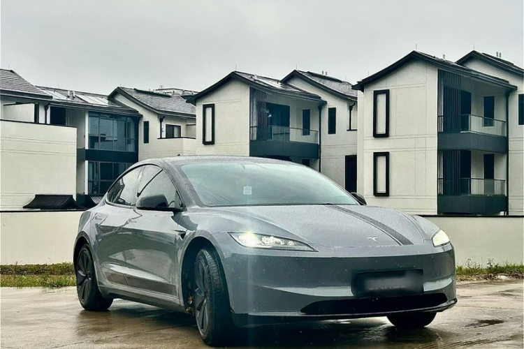 特斯拉 Model 3 2023款 后轮驱动版车身外观6003