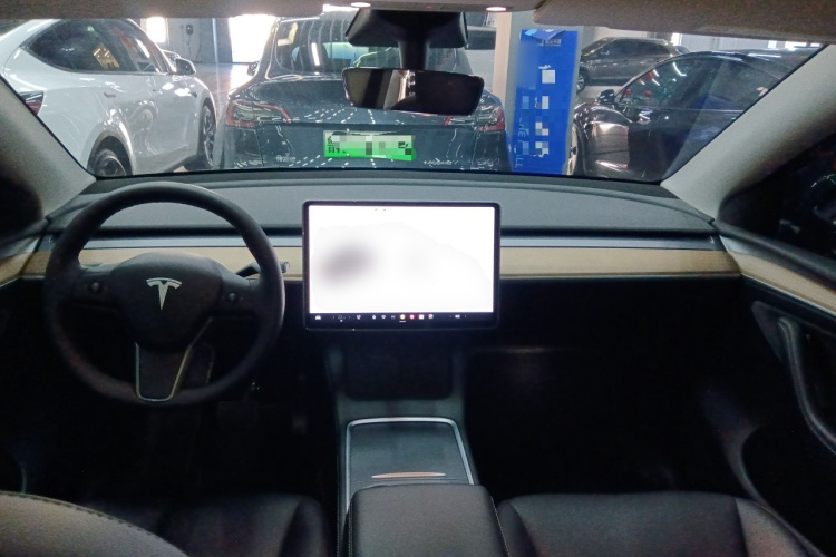 特斯拉 Model Y 2021款 标准续航后驱版中控内饰7002