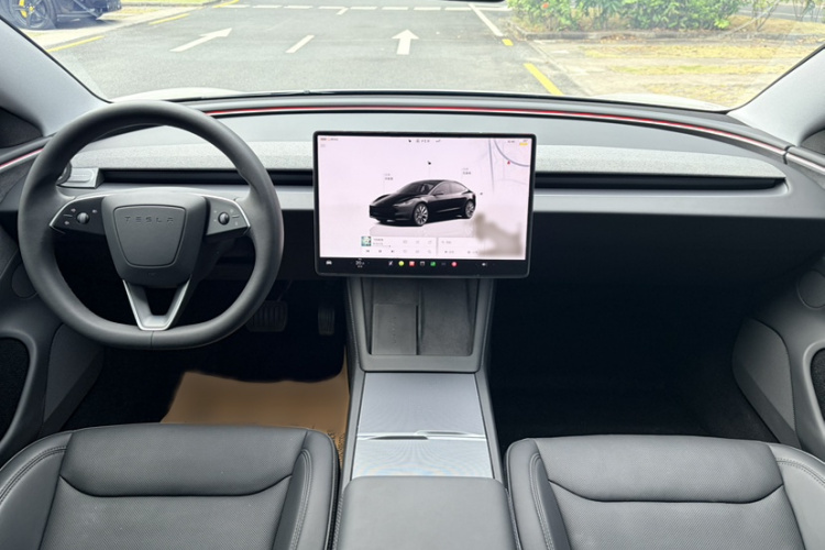 特斯拉 Model 3 2023款 长续航全轮驱动版中控内饰7007