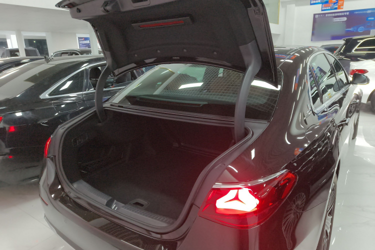 奔驰E级 2025款 改款 E 260 L局部细节23