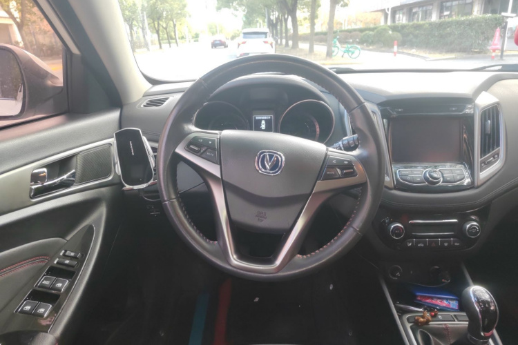 长安 逸动 2016款 XT 1.6L 手动俊酷型局部细节13