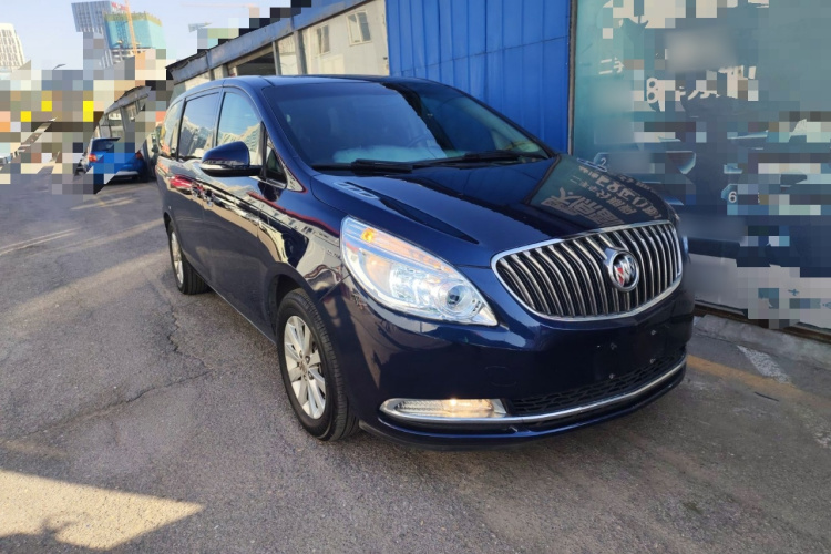 别克GL8 2015款 2.4L 豪华商务尊享版车身外观3