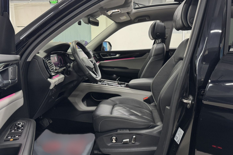 大众 途昂 2022款 530 V6 四驱尊崇旗舰版中控内饰7002