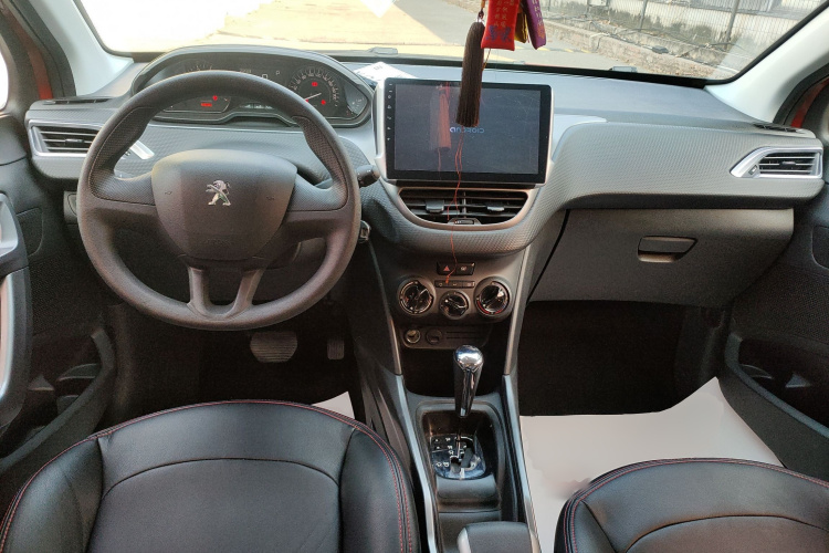 标致2008 2018款 1.6L 自动潮流版中控内饰12