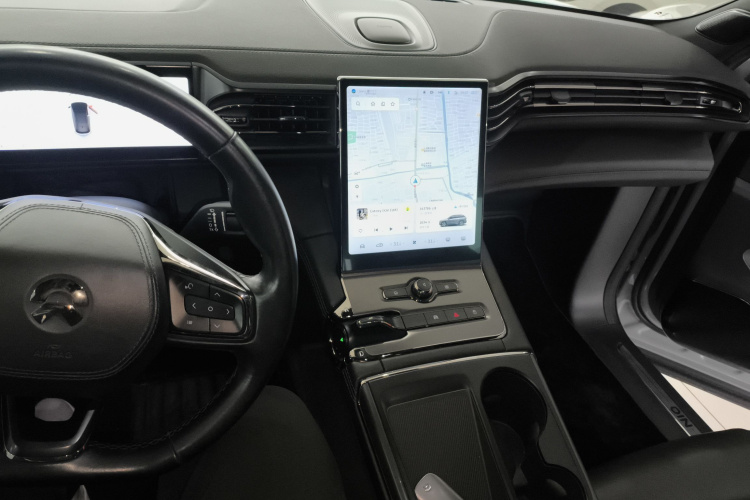 蔚来ES6 2020款 420KM 运动版中控内饰12