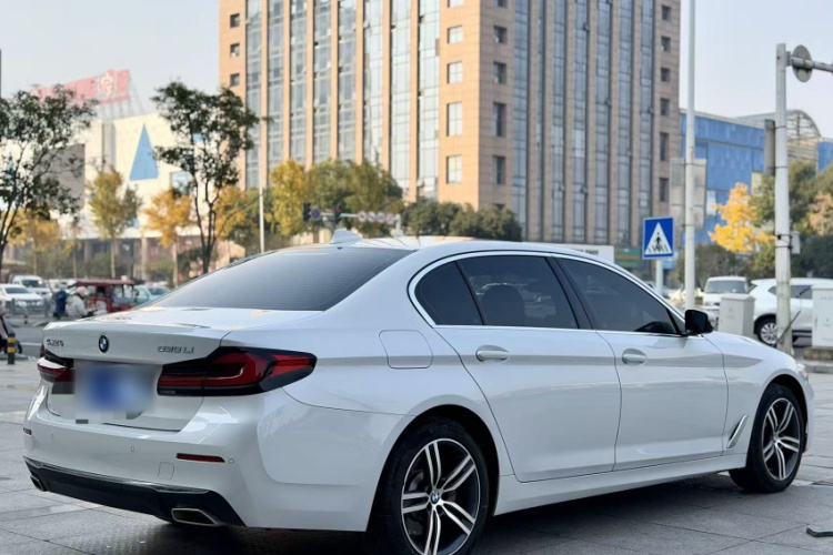 宝马5系 2021款 改款 530Li xDrive 豪华套装车身外观6002