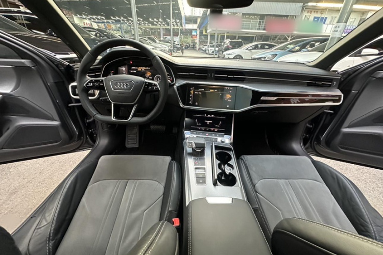 奥迪A6L 2019款 45 TFSI quattro 尊享动感型中控内饰7007