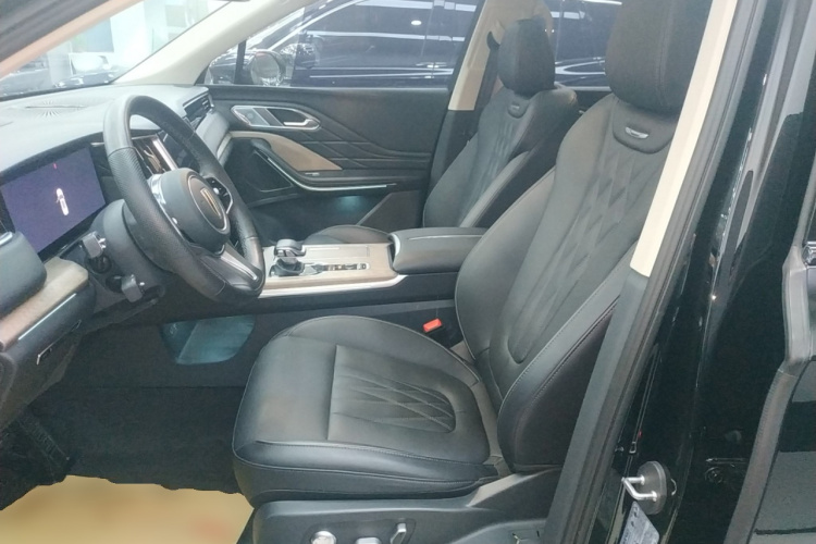 红旗HS7 2023款 2.0T 自动四驱旗畅版 六座局部细节19