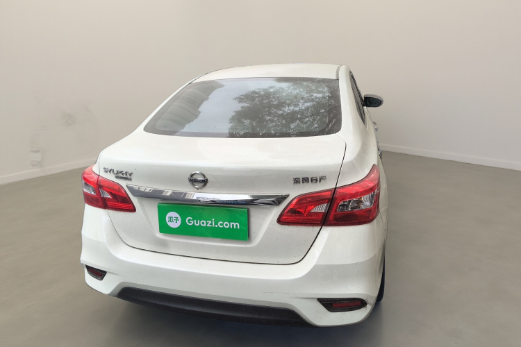 日产 轩逸 2024款 经典 1.6XL CVT豪华版车身外观6