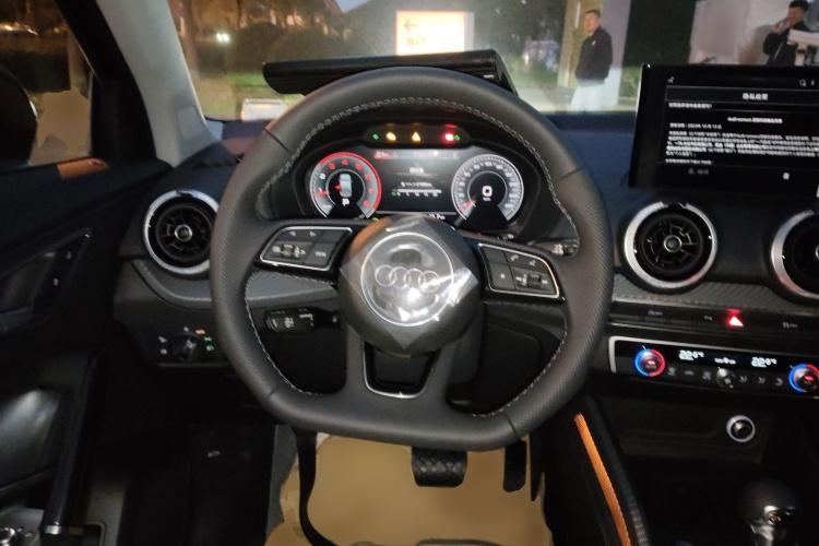 奥迪Q2L 2025款 35TFSI 时尚动感型中控内饰13