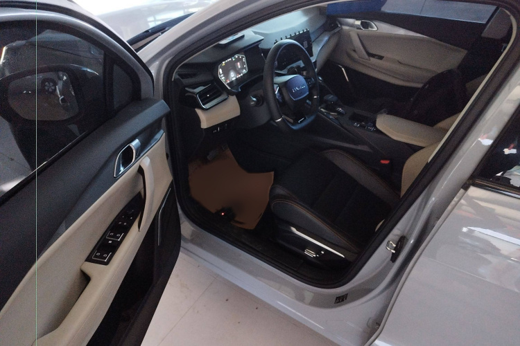 领克06 EM-P 2022款 PHEV 84KM续航版 Pro中控内饰7003