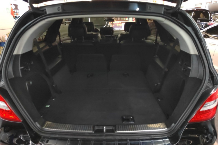 奔驰R级 2017款 R 320 4MATIC 商务型臻藏版机舱底盘23