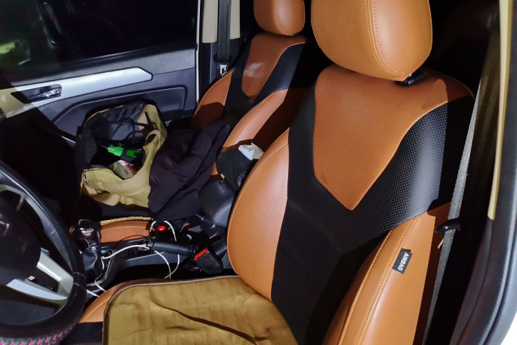 北汽威旺M50F 2017款 1.5L 舒适型中控内饰19