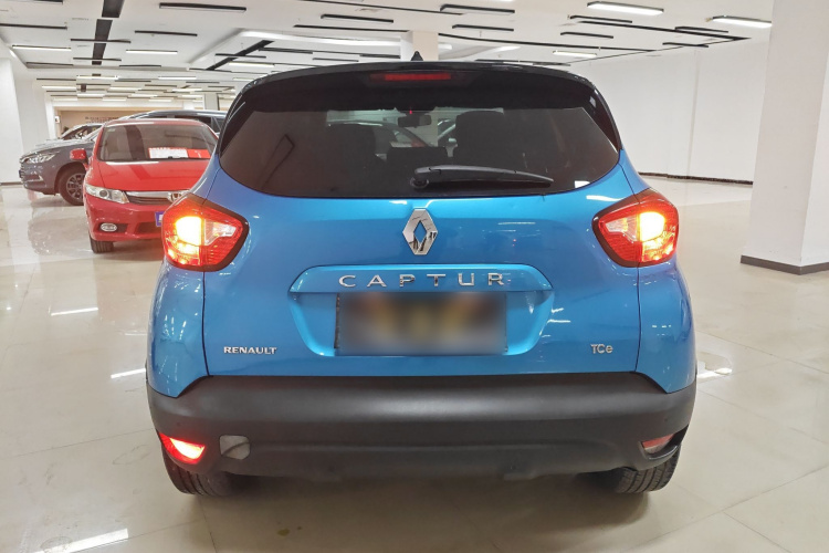 雷诺 卡缤 2015款 1.2T 自动舒适版车身外观6