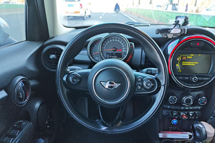 MINI 2015款 1.5T COOPER Fun 五门版局部细节13