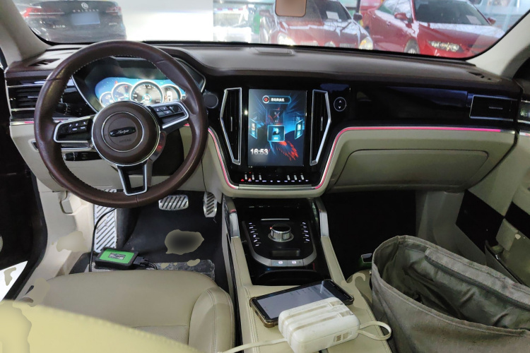 众泰T700 2017款 1.8T 双离合尊贵型中控内饰12