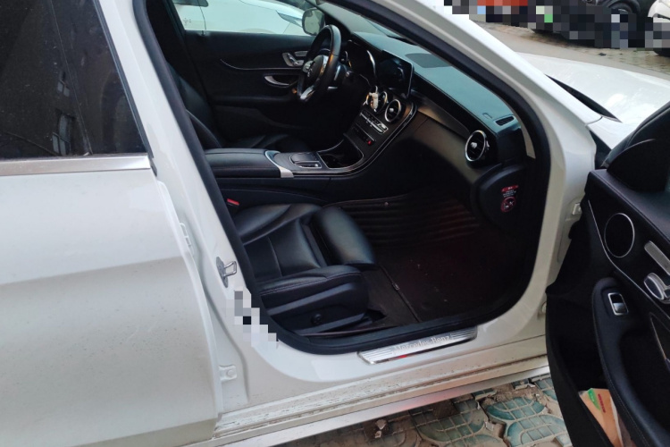 奔驰C级 2020款 C 260 L 运动版局部细节9005