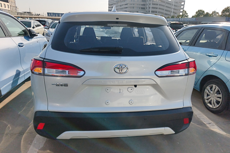 丰田 卡罗拉锐放 2022款 2.0L 精英版车身外观6004