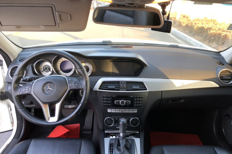 奔驰C级(进口) 2011款 C 200 时尚旅行版中控内饰7005