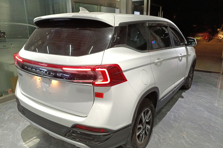 东风风行 风行T5 2024款 盛世款 1.6L 手动寻梦版 五座车身外观6005