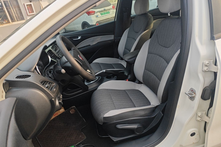 菲亚特 菲翔 2015款 1.4T 自动悦享版中控内饰19