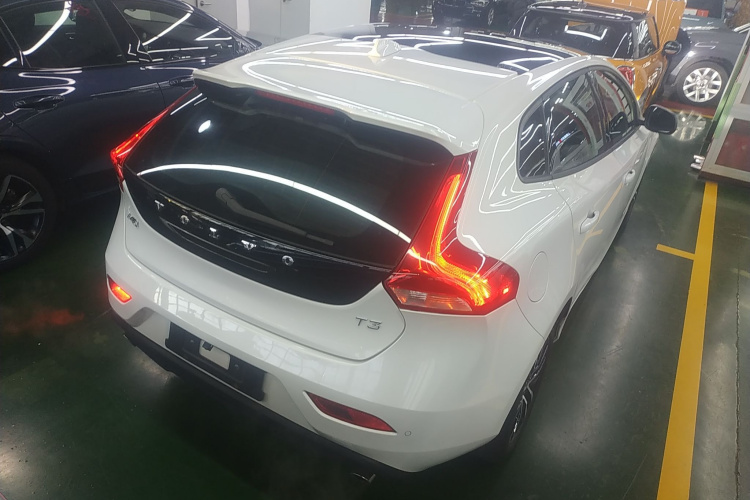 沃尔沃V40 2017款 T3 智逸版车身外观7