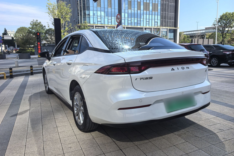 埃安 AION S 2023款 魅 580 磷酸铁锂车身外观6005