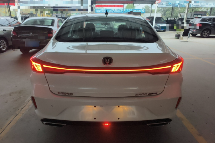 长安 逸动 2025款 PLUS 1.4T 双离合高能版车身外观6