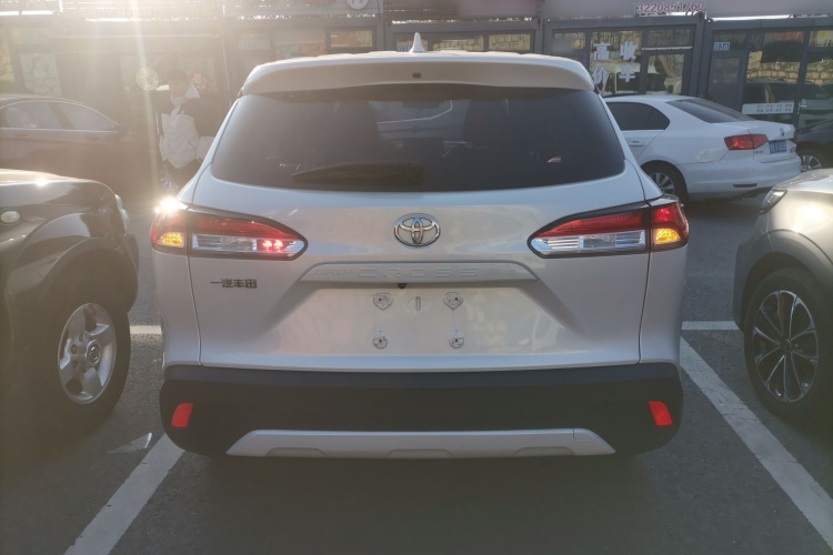 丰田 卡罗拉锐放 2022款 2.0L 先锋版车身外观6004