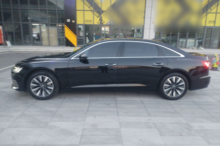 奥迪A6L 2020款 45 TFSI 臻选致雅型车身外观4