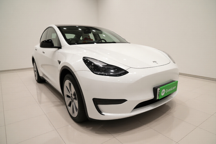 特斯拉 Model Y 2021款 标准续航后驱版车身外观3