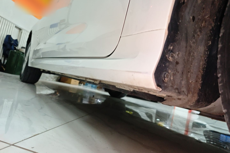 丰田 卡罗拉 2019款 1.2T S-CVT GL先锋版局部细节9001